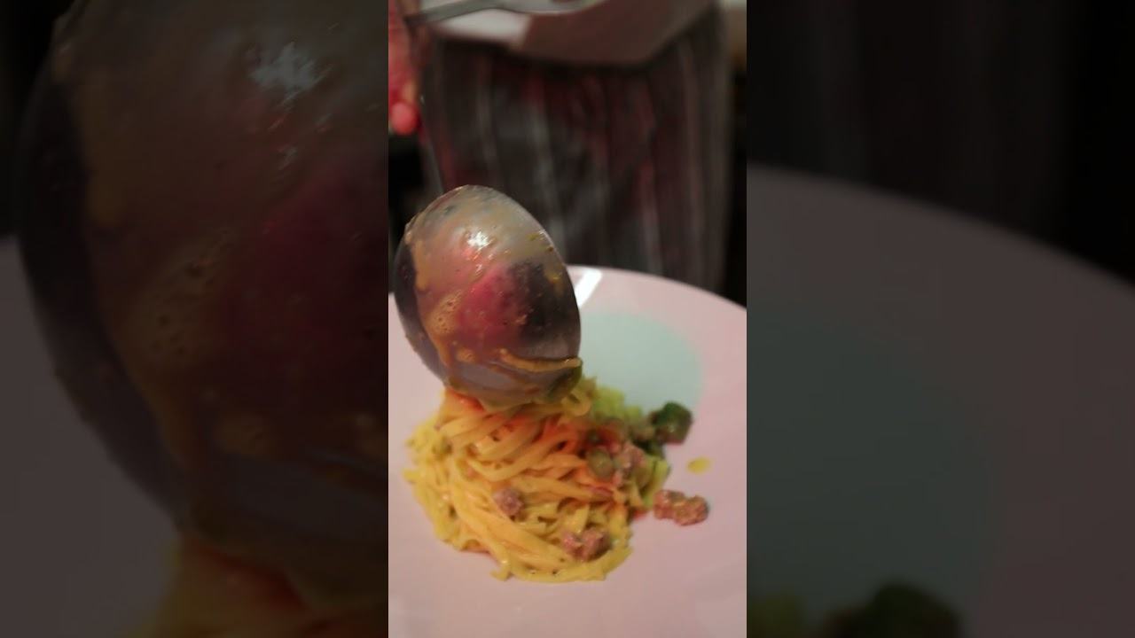 Reel social sui tagliolini alla carbonara
